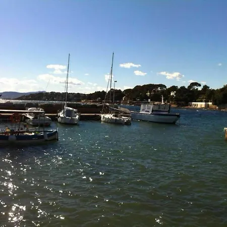 With One Bedroom In Saint-raphael, With Enclosed Garden And Saint-Raphael (Var)